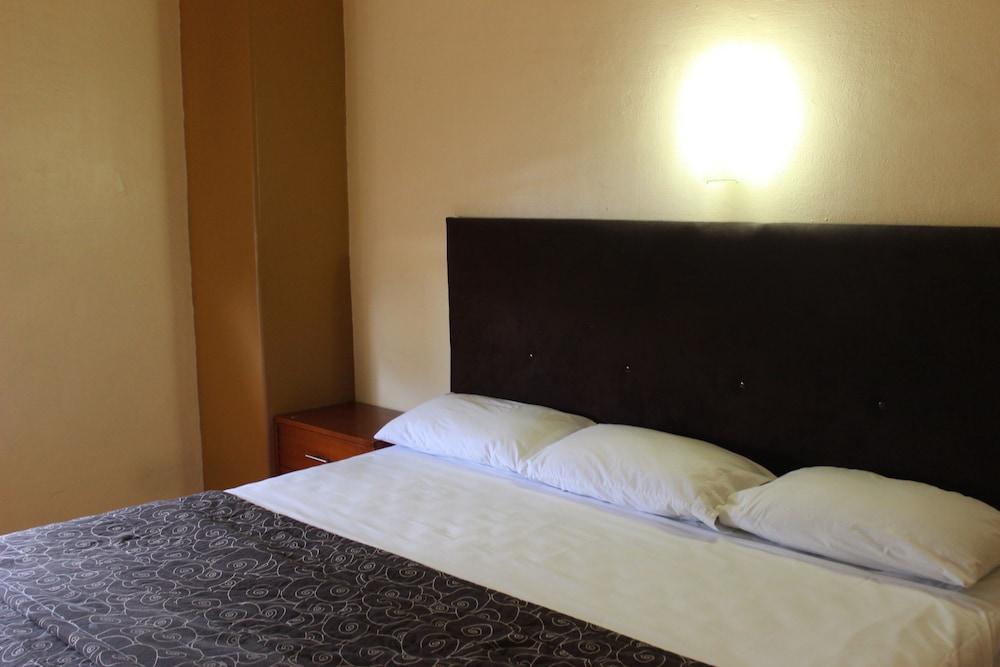 Hotel Del Parque Guadalajara Bagian luar foto