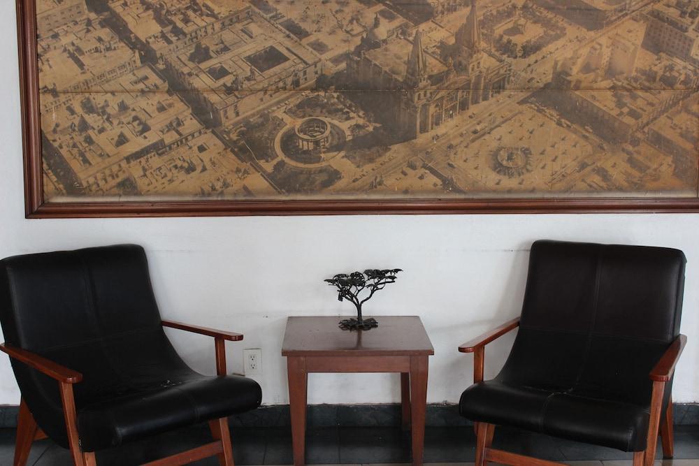 Hotel Del Parque Guadalajara Bagian luar foto