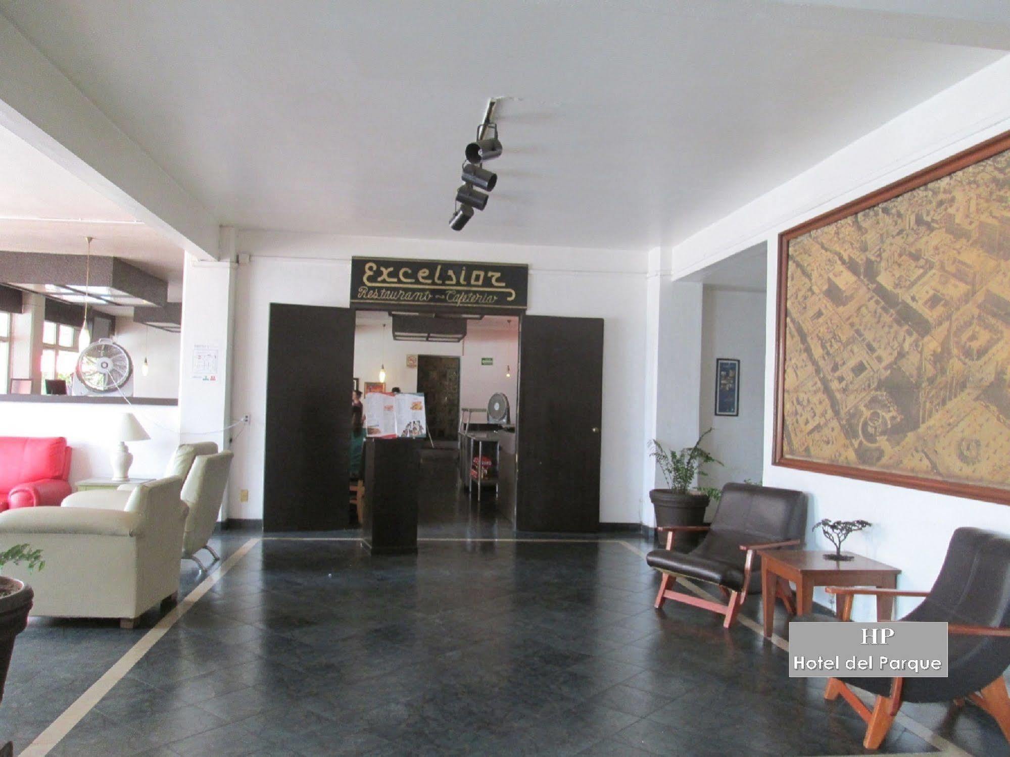 Hotel Del Parque Guadalajara Bagian luar foto